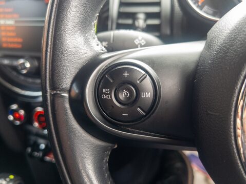 Mini Hatchback 1.5 Cooper 5dr Auto [Chili/Media Pack XL] 26