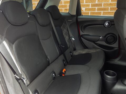 Mini Hatchback 1.5 Cooper 5dr Auto [Chili/Media Pack XL] 38
