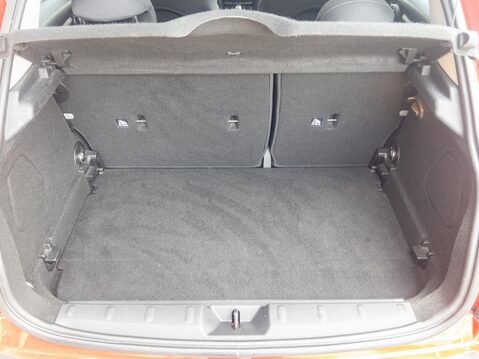 Mini Hatchback 1.5 Cooper 5dr Auto [Chili/Media Pack XL] 40