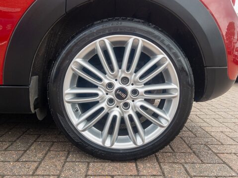 Mini Hatchback 1.5 Cooper 5dr Auto [Chili/Media Pack XL] 42