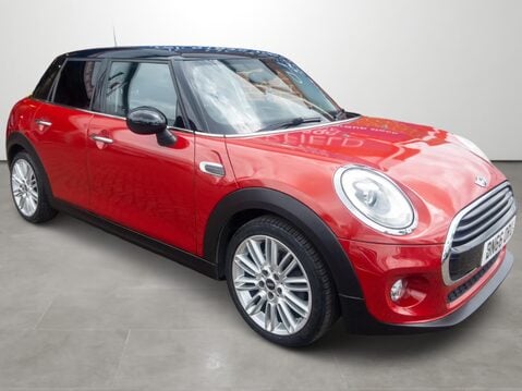 Mini Hatchback 1.5 Cooper 5dr Auto [Chili/Media Pack XL] 1