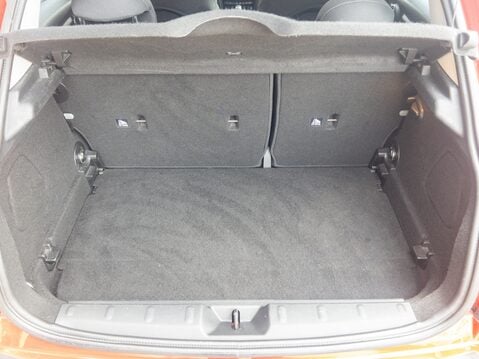 Mini Hatchback 1.5 Cooper 5dr Auto [Chili/Media Pack XL] 41