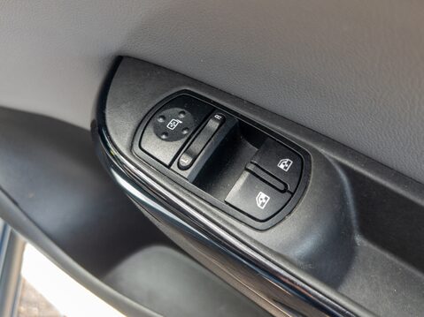 Vauxhall Corsa 1.4 SE 5dr Auto 25