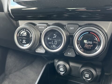 Suzuki Swift 1.2 Dualjet 83 12V Hybrid SZ5 5dr Auto 31