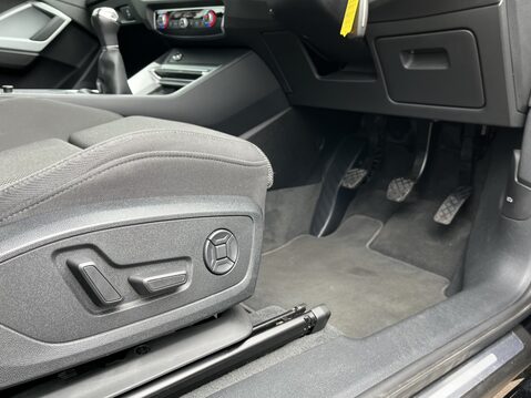 Audi Q3 35 TFSI Sport 5dr 17
