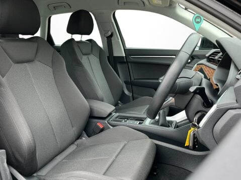 Audi Q3 35 TFSI Sport 5dr 14