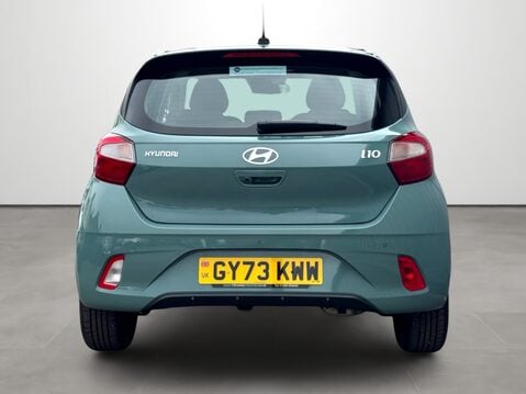 Hyundai i10 1.0 Advance 5dr 8