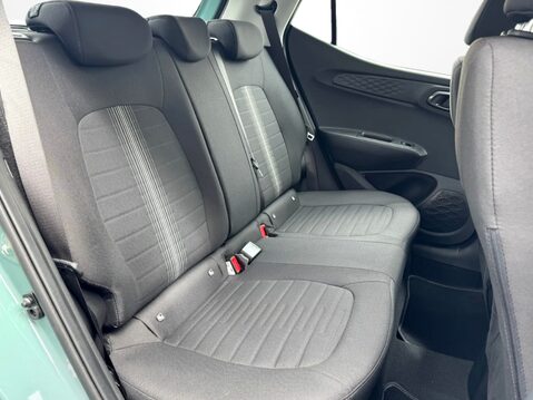 Hyundai i10 1.0 Advance 5dr 30