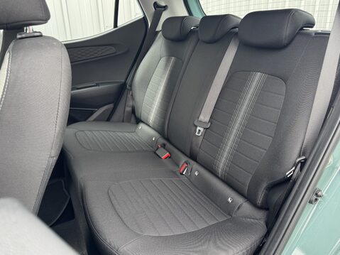 Hyundai i10 1.0 Advance 5dr 33