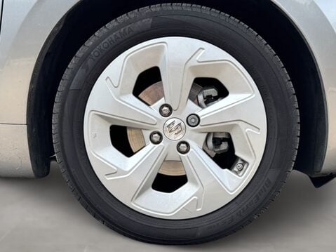 Suzuki Swift 1.2 Mild Hybrid Motion 5dr 13