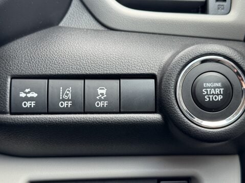 Suzuki Swift 1.2 Mild Hybrid Motion 5dr 28
