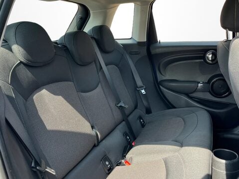Mini Hatchback 1.5 Cooper Classic II 5dr Auto 31