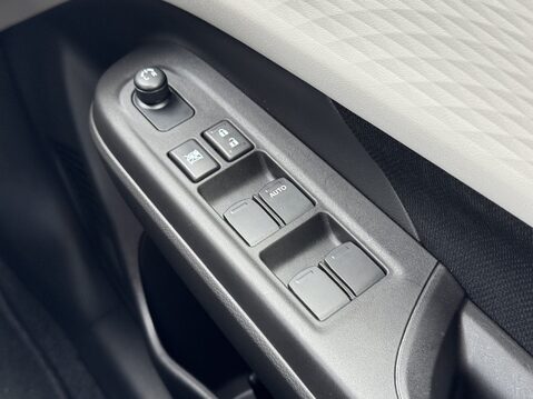 Suzuki Swift 1.2 Mild Hybrid Motion 5dr CVT 27