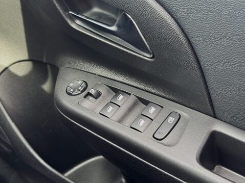 Vauxhall Corsa 1.2 Turbo SRi Nav Premium 5dr 27