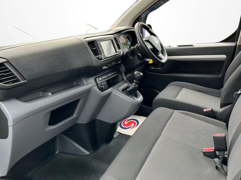 Vauxhall Vivaro 3100 2.0d 150PS Elite H1 D/Cab 2
