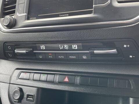 Vauxhall Vivaro 3100 2.0d 150PS Elite H1 D/Cab 3