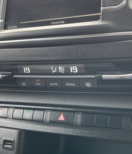 Vauxhall Vivaro 3100 2.0d 150PS Elite H1 D/Cab