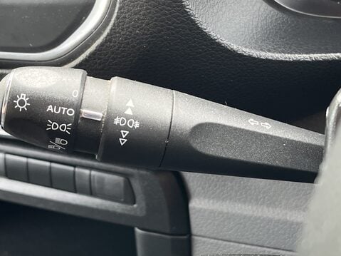 Vauxhall Vivaro 3100 2.0d 150PS Elite H1 D/Cab 6