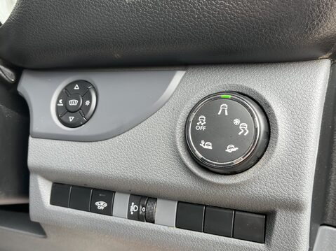 Vauxhall Vivaro 3100 2.0d 150PS Elite H1 D/Cab 22