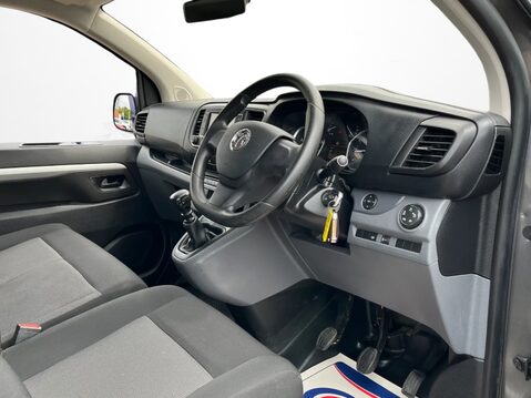Vauxhall Vivaro 3100 2.0d 150PS Elite H1 D/Cab 18