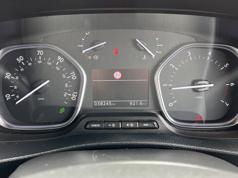 Vauxhall Vivaro 3100 2.0d 150PS Elite H1 D/Cab 20