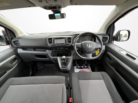 Vauxhall Vivaro 3100 2.0d 150PS Elite H1 D/Cab 15