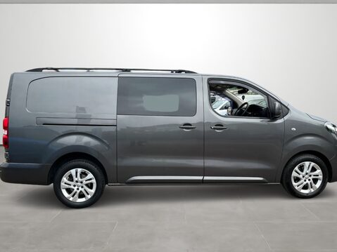 Vauxhall Vivaro 3100 2.0d 150PS Elite H1 D/Cab 10