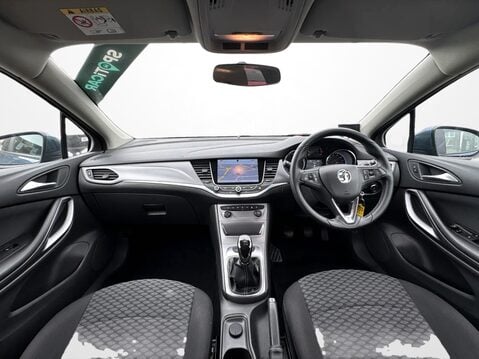 Vauxhall Astra 1.4T 16V 125 Tech Line 5dr 17