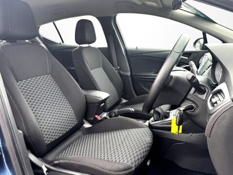 Vauxhall Astra 1.4T 16V 125 Tech Line 5dr 19