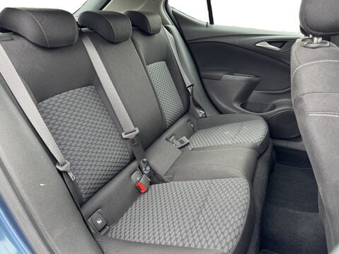 Vauxhall Astra 1.4T 16V 125 Tech Line 5dr 36