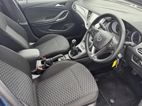 Vauxhall Astra 1.4T 16V 125 Tech Line 5dr 22