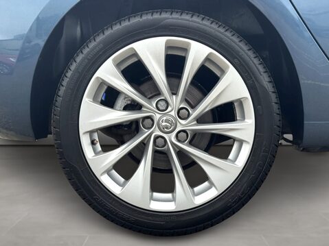 Vauxhall Astra 1.4T 16V 125 Tech Line 5dr 12