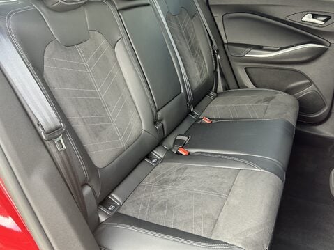 Vauxhall Grandland 1.2 Hybrid [136] Ultimate 5dr e-DCT6 32