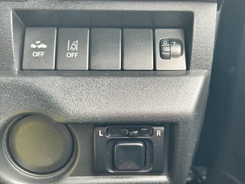 Suzuki Jimny 1.5 SZ4 ALLGRIP 3dr 29