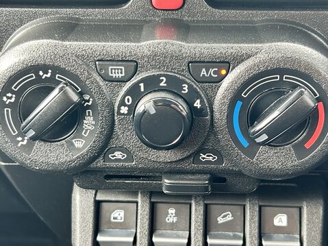 Suzuki Jimny 1.5 SZ4 ALLGRIP 3dr 23