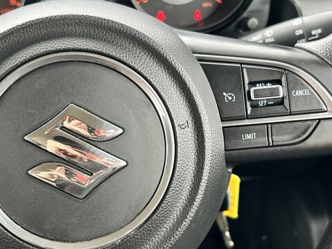 Suzuki Jimny 1.5 SZ4 ALLGRIP 3dr 28