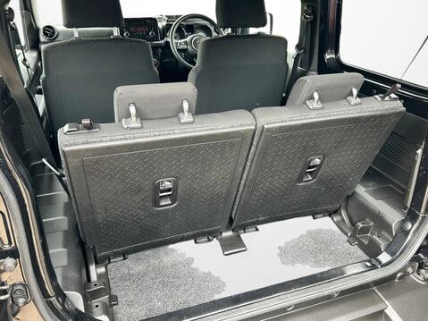 Suzuki Jimny 1.5 SZ4 ALLGRIP 3dr 36