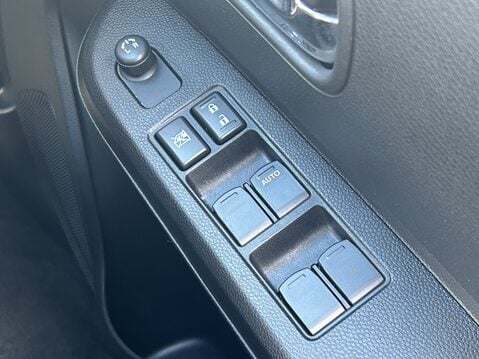 Suzuki Ignis 1.2 Dualjet 12V Hybrid SZ5 5dr 31