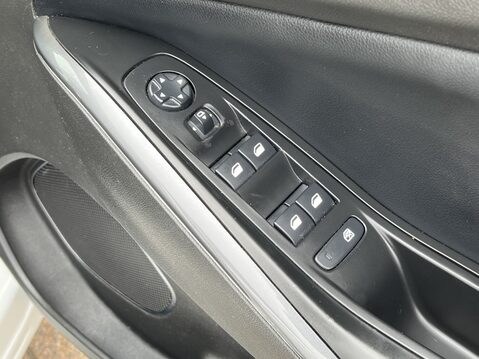 Vauxhall Grandland X 1.2 Turbo Elite Nav 5dr 18