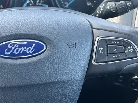 Ford Focus 1.0 EcoBoost 125 Titanium 5dr 32