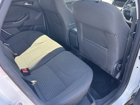 Ford Focus 1.0 EcoBoost 125 Titanium 5dr 36