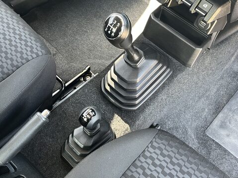Suzuki Jimny 1.5 SZ5 ALLGRIP 3dr 31