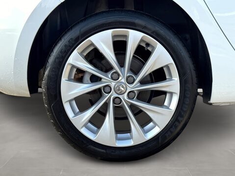 Vauxhall Astra 1.4T 16V 150 SE 5dr 11
