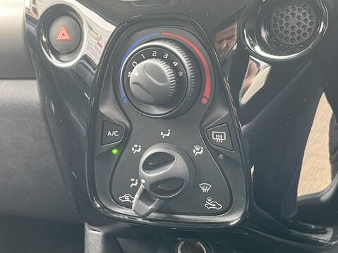 Citroen C1 1.2 PureTech Flair 3dr 21