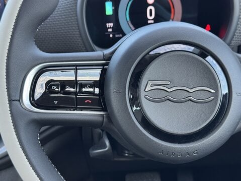 Fiat 500 87kW La Prima by Bocelli 42kWh 2dr Auto 29
