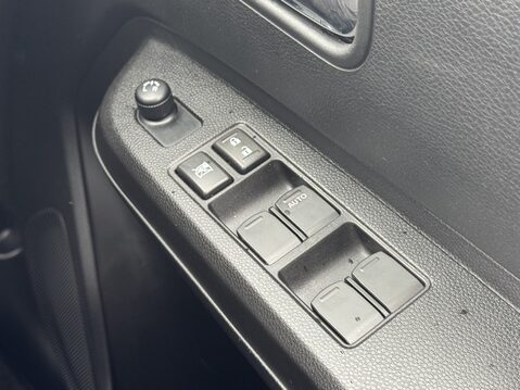 Suzuki Ignis 1.2 Dualjet 12V Hybrid SZ5 5dr CVT 29
