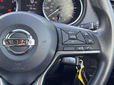 Nissan Qashqai 1.3 DiG-T 160 Acenta Premium 5dr DCT 30