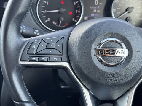Nissan Qashqai 1.3 DiG-T 160 Acenta Premium 5dr DCT 29
