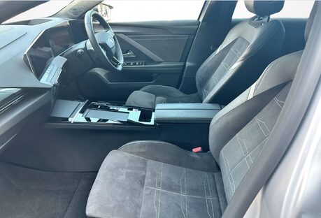 Vauxhall Astra 115kW Ultimate 54kWh 5dr Auto