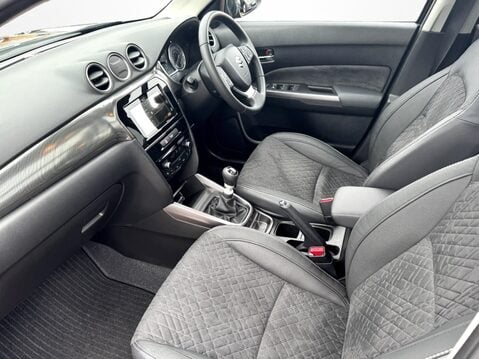 Suzuki Vitara 1.4 Boosterjet 48V Hybrid SZ5 5dr 2